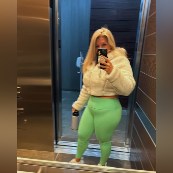 ALO YOGA LA Sherpa Jacket - IVORY - Picture 8 of 8